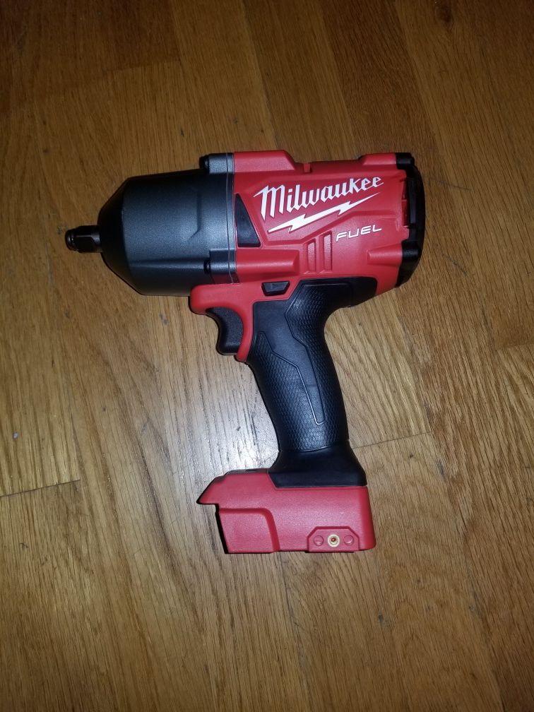 M18 FUEL Milwaukee wrench tool only 1400 torque