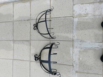 Pot hangers