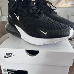 Nike Air Max 270 (New) - Women’s Size 8