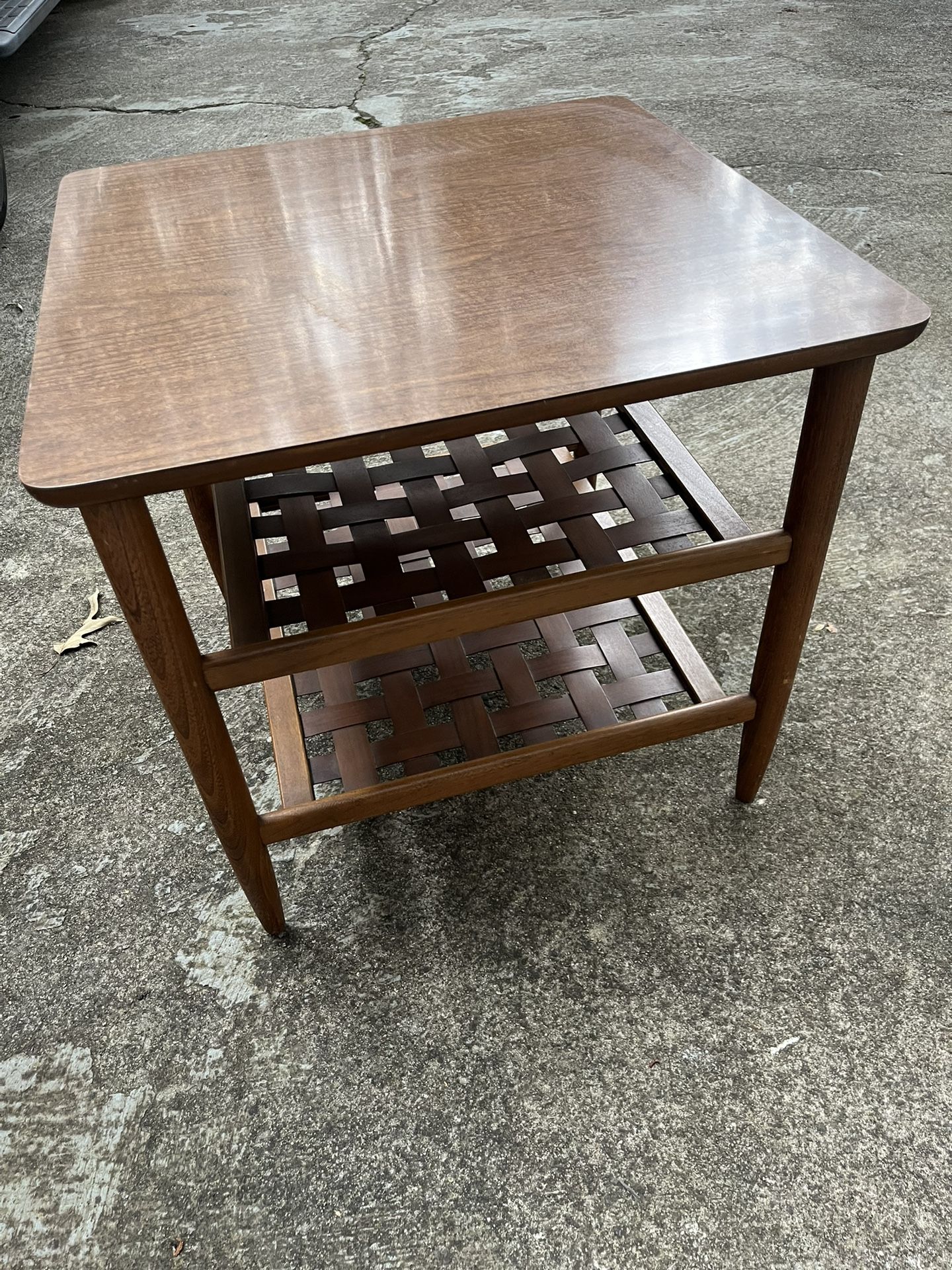 LANE MID CENTURY TIERED SIDE/END TABLE
