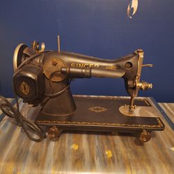 Singer Sewing Machine 1930s