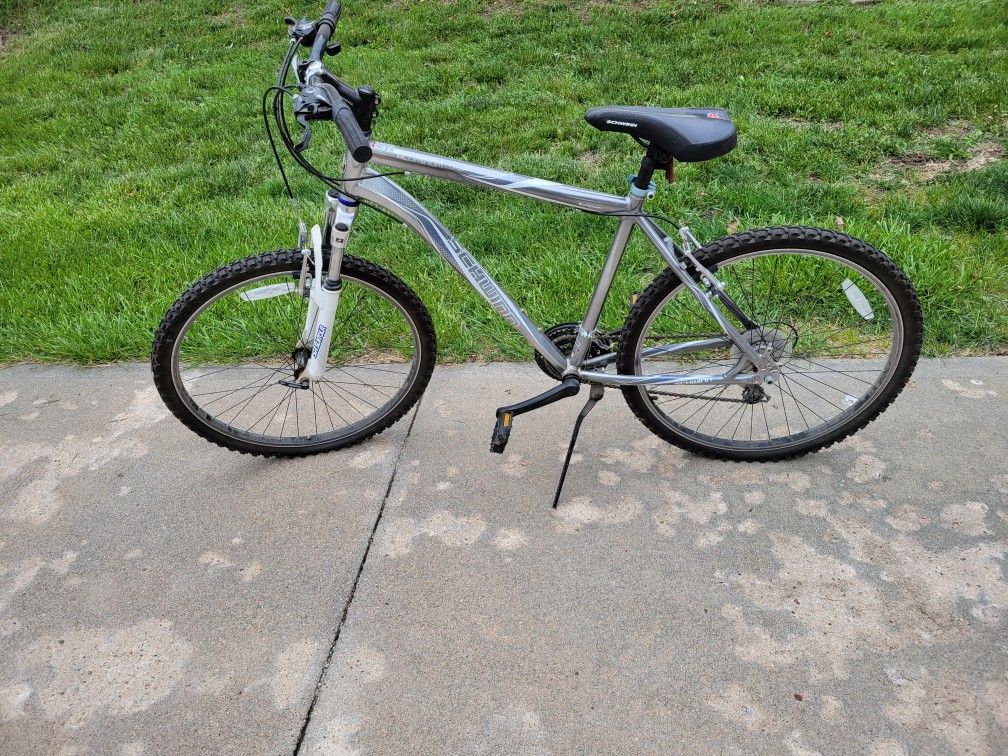 Men's Schwinn Bike