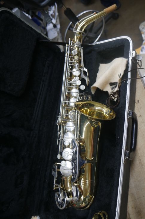 Saxaphone OLDS NA62MN pre owned (missing mouthpiece) 880106-1