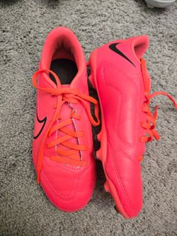 Soccer cleats
