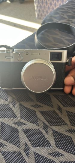 Fuji Film X100v