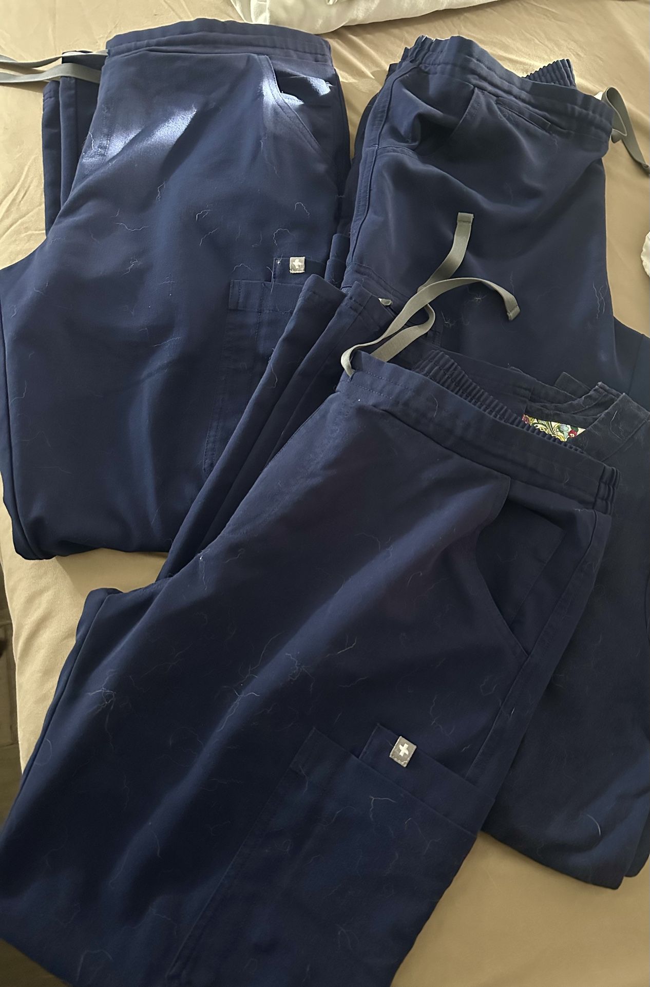 Lot Of 3 Figs Navy Scrub Pants Medium And 1 Koi Top