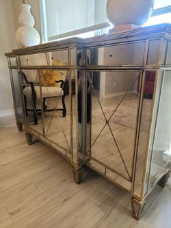 Entertainment center cabinet