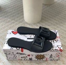 Dolce and gabbana slides dm if interested