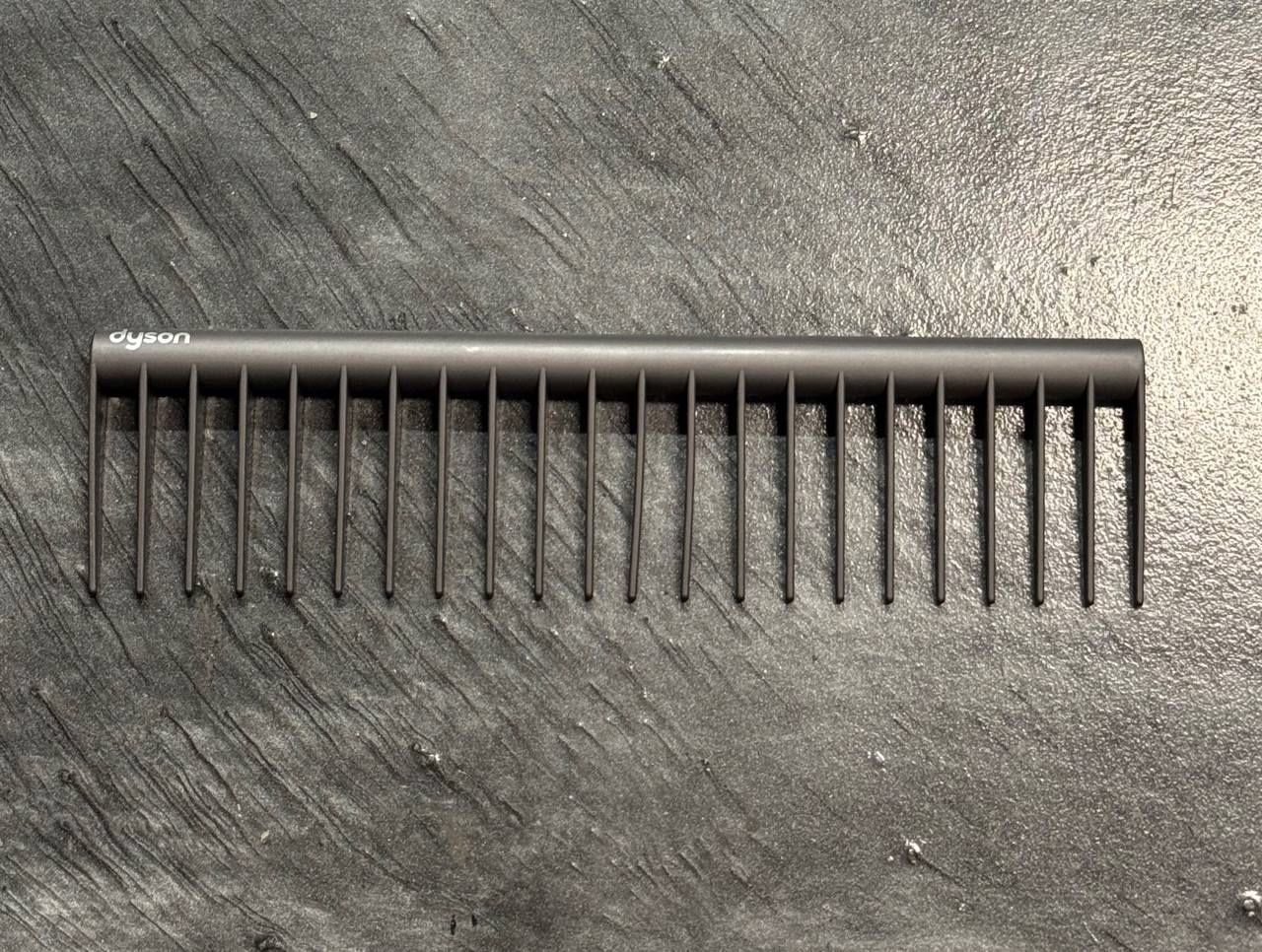 DYSON Supersonic Detangling Comb - IRON/FUCHSIA