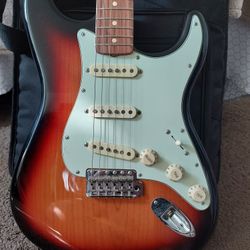 Fender Vintera 60s Stratocaster Guitar & Amp