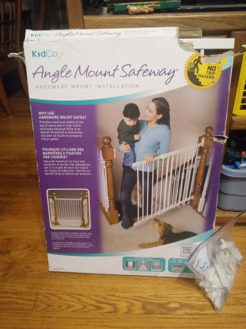Kidco Angle Mount Safeway Gate, Cross Posted North Riverside