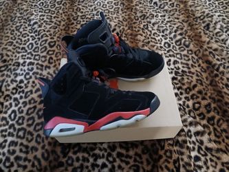 Air Jordan 6 Retro Black Infrared Sneakers size 9.5 men