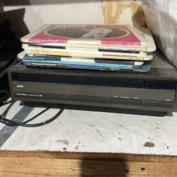 RCA Video Disc Player With 9 Discs