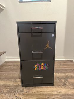 Staples 3-Drawer Metal File Cabinet with Lock – Charcoal – $35 TODAY
