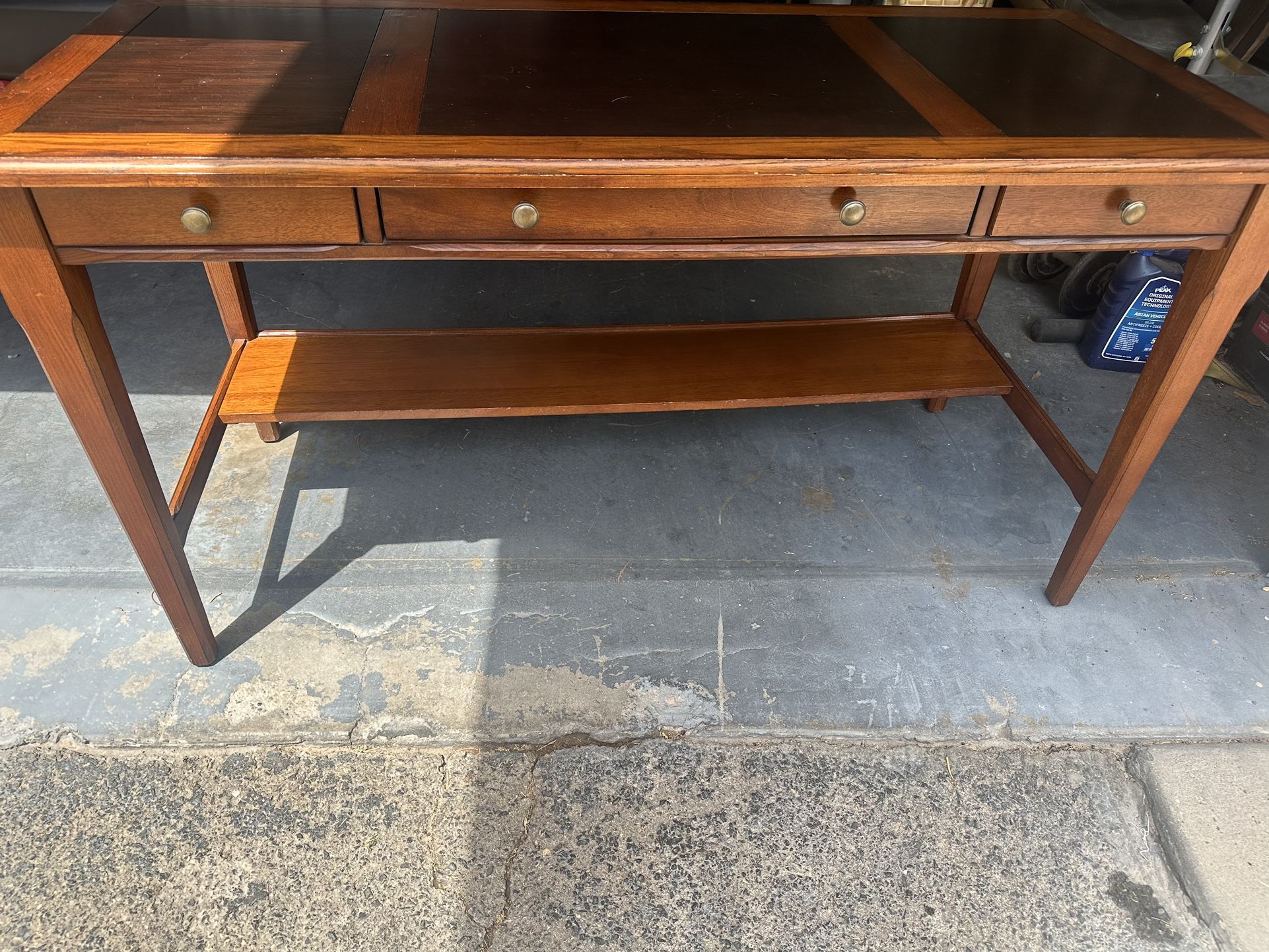 WOOD DESK for Sale in El Paso, TX - OfferUp
