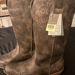 NEW Women’s Roper Boots