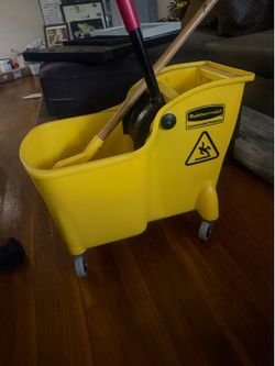 Rubbermaid Bucket Mop