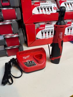 Milwaukee M12 Cordless Ratchet with Charger
