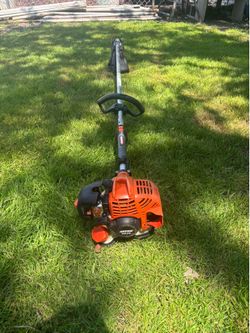 Echo SRM-225 straight shaft string trimmer.