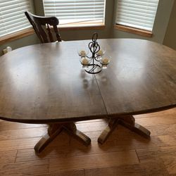Dining table w/4 chairs