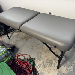 Máster Massage Table Like New