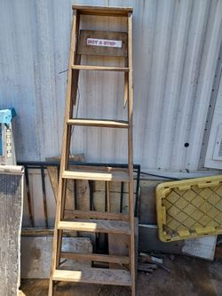 6ft wooden ladder