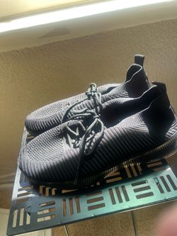 Blk running shoes