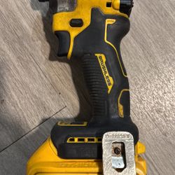 COMBO DEWALT POCO USO