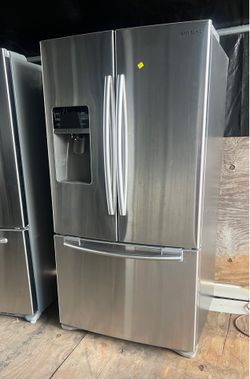 36 W” Samsung refrigerator: todo le funciona perfecto