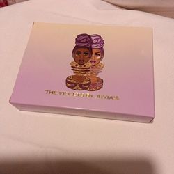 The Violets By Juvias Eye Pallette 