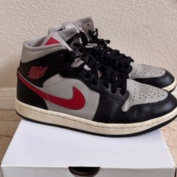 Air Jordan’s 1 mid 