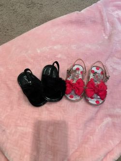 Black fur sandals size 6-12mo. 5$... clear pink sandals size 3... 5$