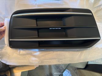 Front Lower Bumper, Fog Light Grill Brand New!!