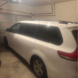 Toyota Sienna 
