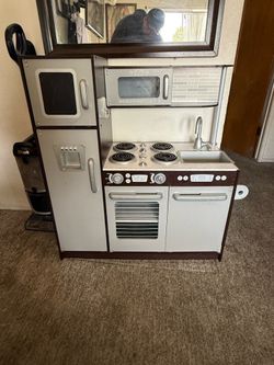 Kids kitchen “play” table