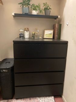 Wooden Dresser with 4 Drawers