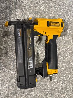 Brad Nailer - Dewalt 18GA