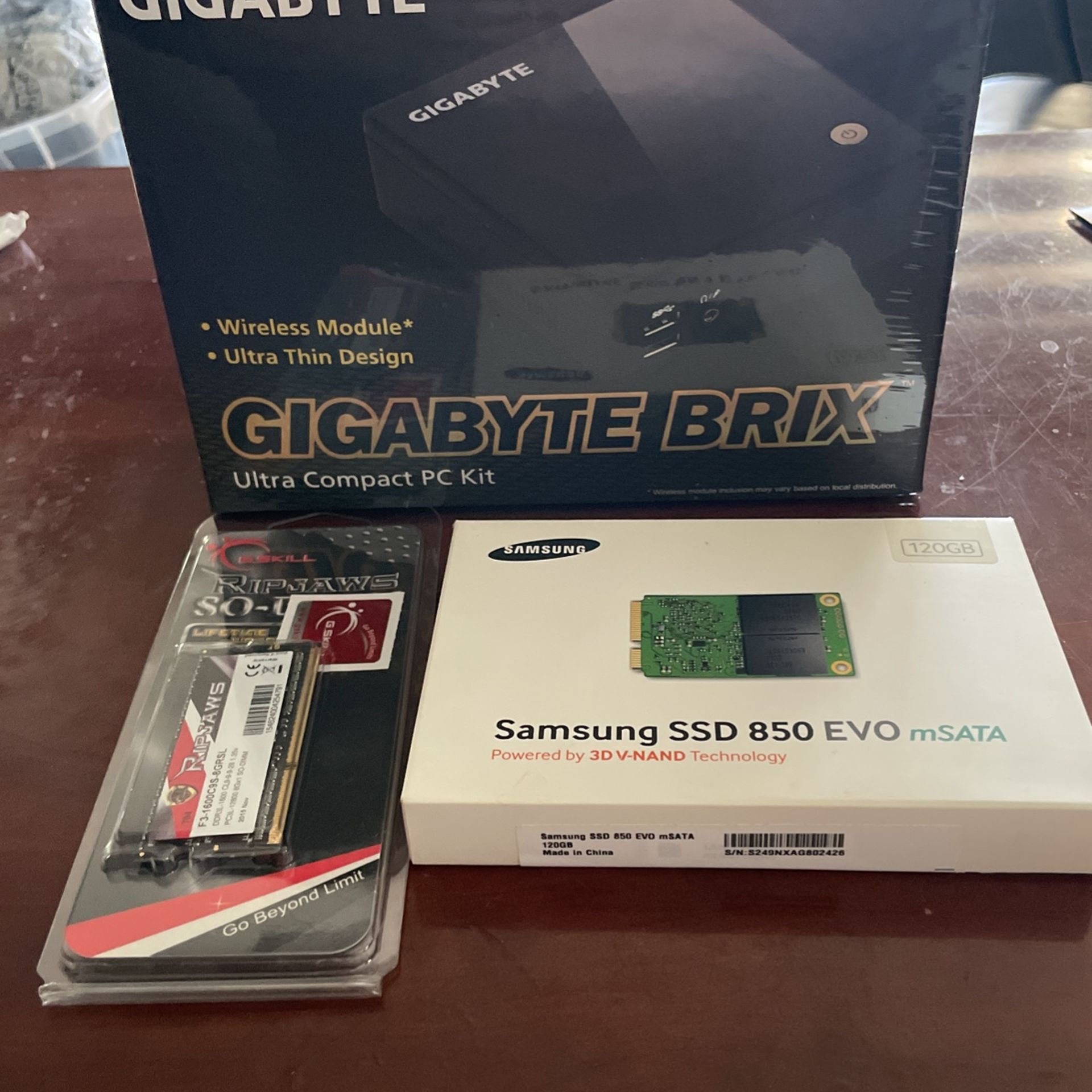 Gigabyte Brix Ultra Compact PC Kit