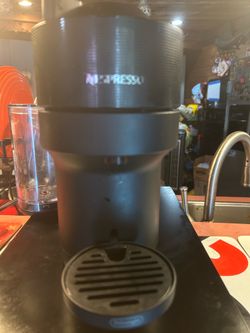 NESPRESSO. MAQUINA DE HACER CAFE CUBANO