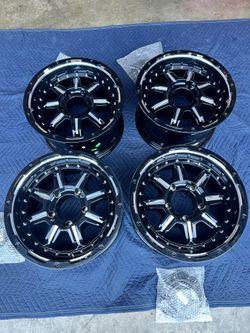 Grid Offroad  GD10 Gloss Black W/ Milled Spokes GD10-17090550M0010 17x9 5x150 +00 110.30 BLACK
