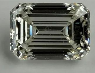Esmerald 1.88 carat-Laboratory grown diamond (IGI)