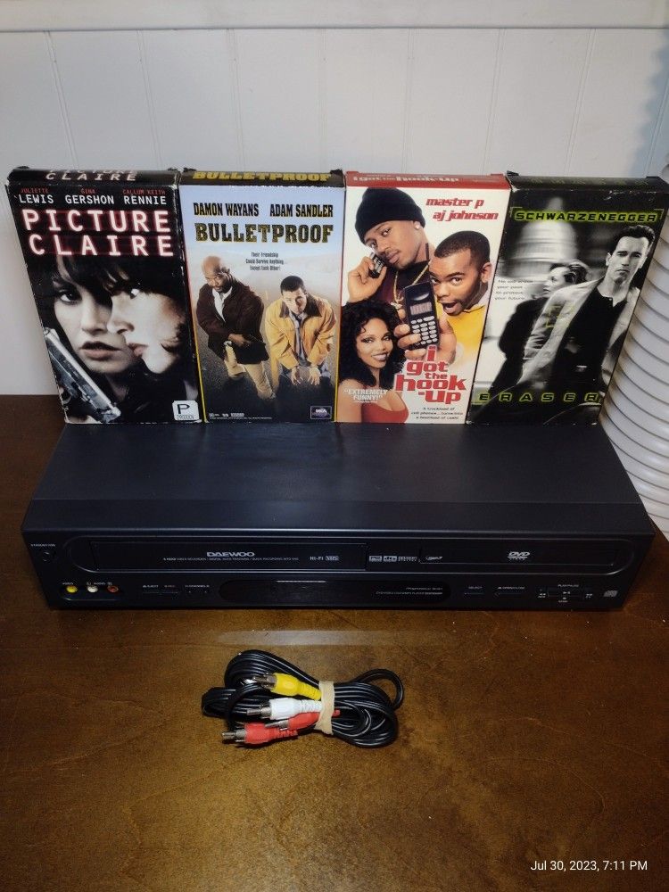 Daewoo DVD Hi Fi VCR VHS Combo Player With Movies