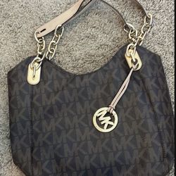 Micheal Kors Purse 