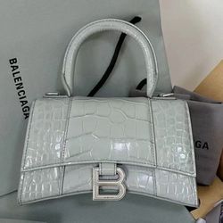 Crocodile pattern lock closure cowhide hourglass bag shoulder bag crossbody bag handbag extra small size women's ivory gray