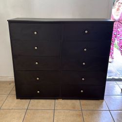 10 Door Dresser