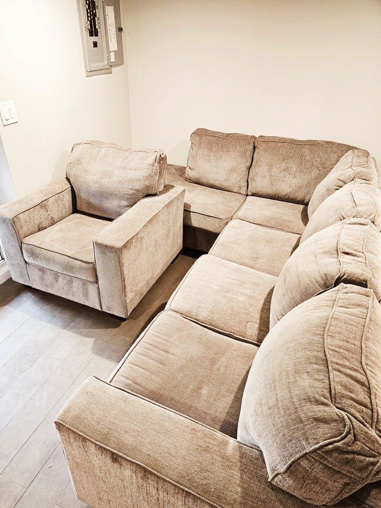 semi new sofa set for sale... Size Around 8 ft X 9 ft