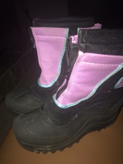 Girls size 2 snow boots