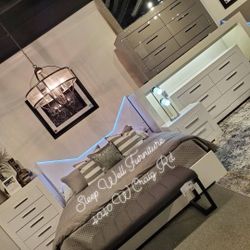 ✨️4pc Queen Led Light Bedroom ✨️ Furniture Sectionals, Dining Avail 