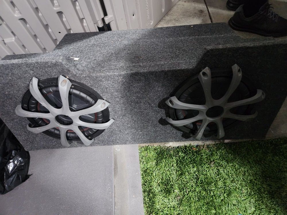 Speakers For 350 Z Nissan or Wathever You Need It