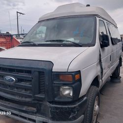 2009 Ford E250 For Parts 